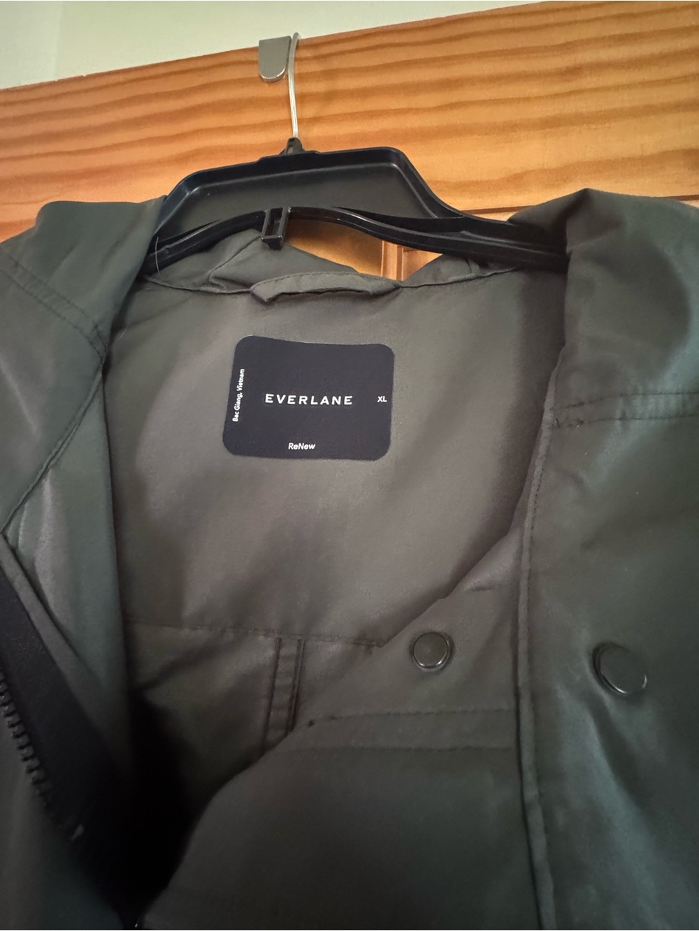 Everlane women’s Olive Green Hooded RainCoat - Picture 3 of 10